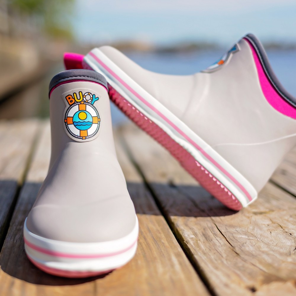 Buoy Boots Gray/Pink